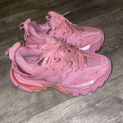Balenciaga size 6