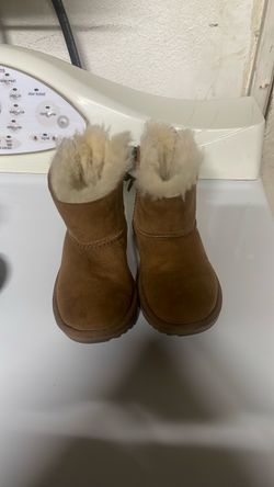 Toddler uggs size 9