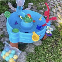 Kids Step 2 Water 💦 Table Plus Toys 