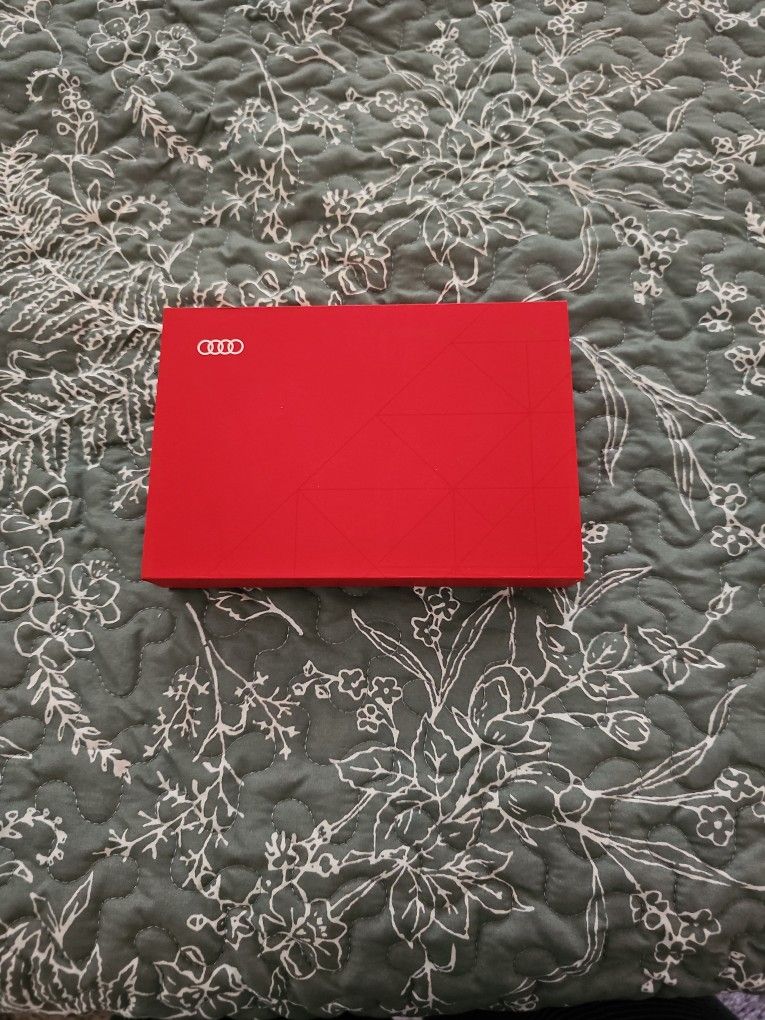 Audi Key Fob And Keychain Gift Box Set