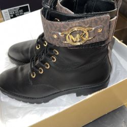 Michael Kors Boots 