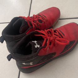 Under Amour Boy Shoe Size 7Y