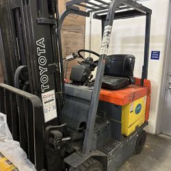 Toyota electric Forklift 