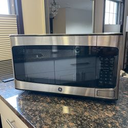 GE Countertop 1.1 Cubic Foot Microwave 950W