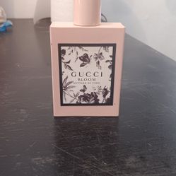 Gucci - Gucci Perfume - Gucci Fragrance - Gucci Parfum 