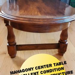 Solid Mahagony Center Table Excellent Condition 