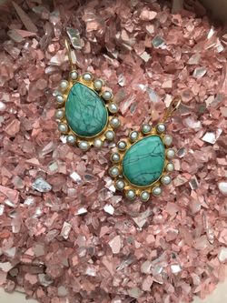 EARRINGS- White pearls with turquoise