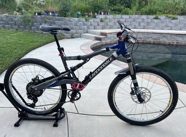 Like New Cannondale Rush Bicycle With Upgrades For Sale  Cannondale rush for sale, full suspension bike. The bike has been meticulously maintained, an