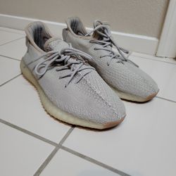 Mens Adidas Yeezys 9.5 ($50)