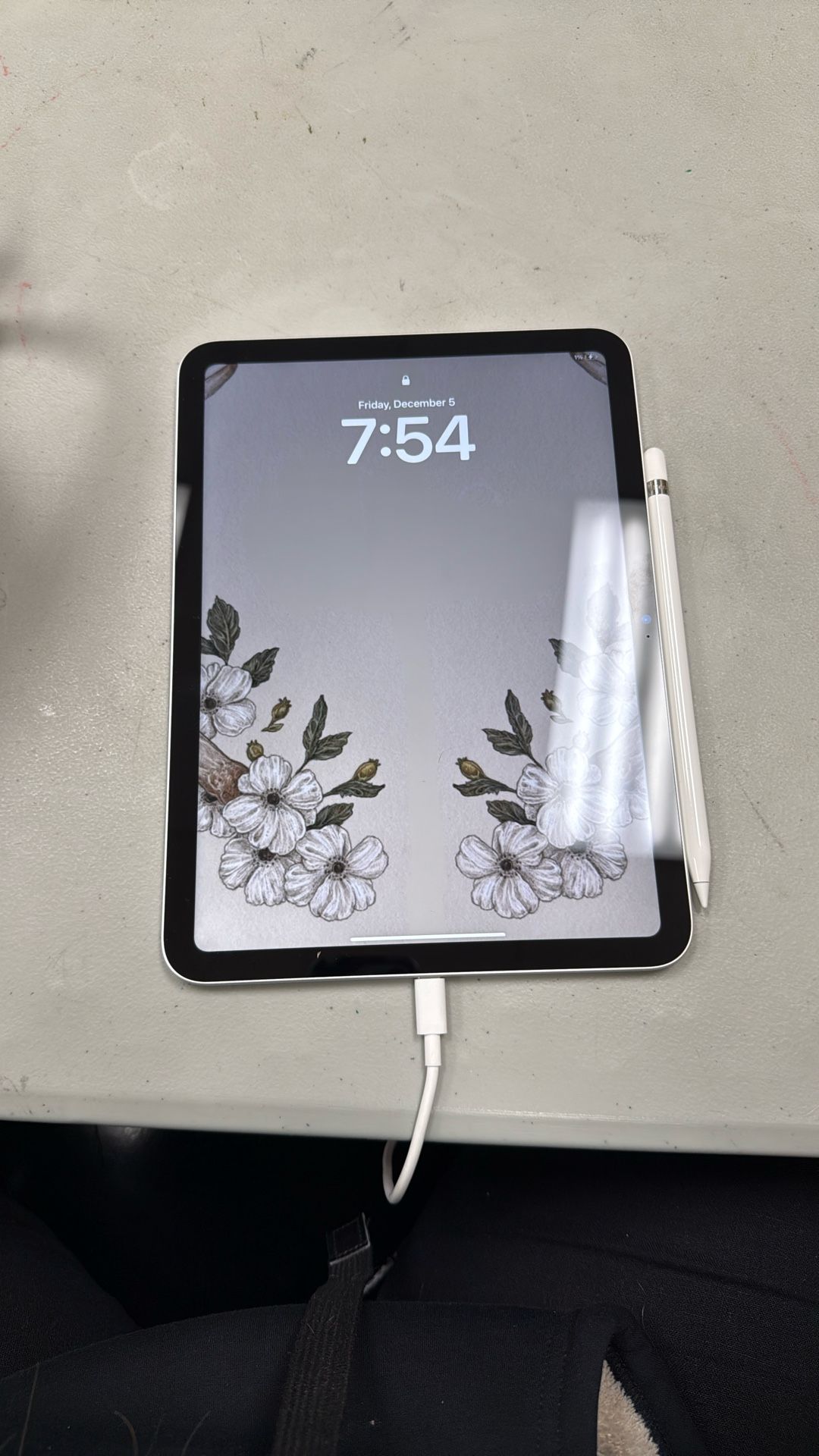 iPad 10 With Apple Pencil 1