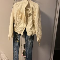 A Beautiful Set Of A Off Beige Jacket With A Stylish Pair Of Jeans Size Miduim (NO SHIPPING)