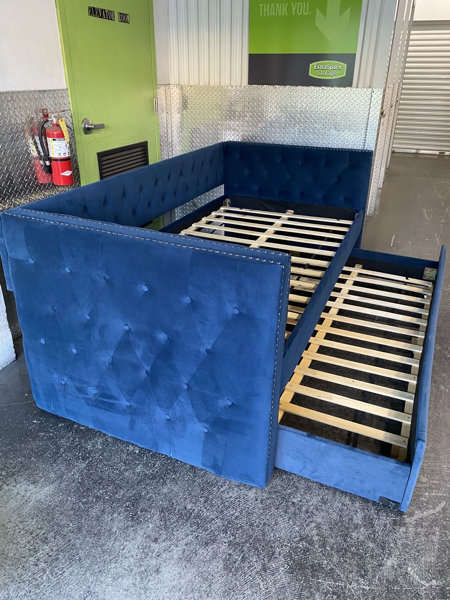 Twin Size Navy Blue Trundle Bed