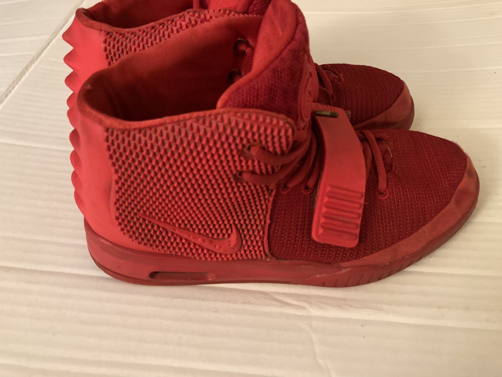 Nike Air Yeezy 2 Red October Size 9.5