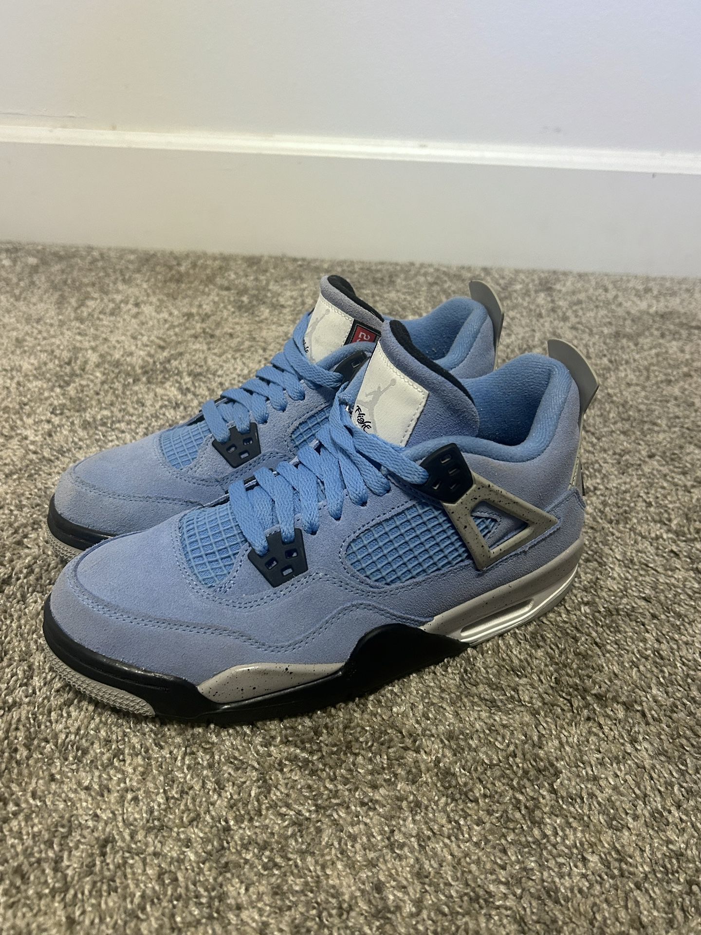 Jordan 4 UNC