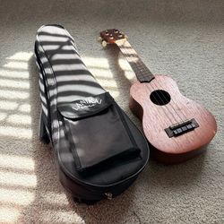 Makala MK-S Soprano Ukulele with Carrying Case – Great Condition