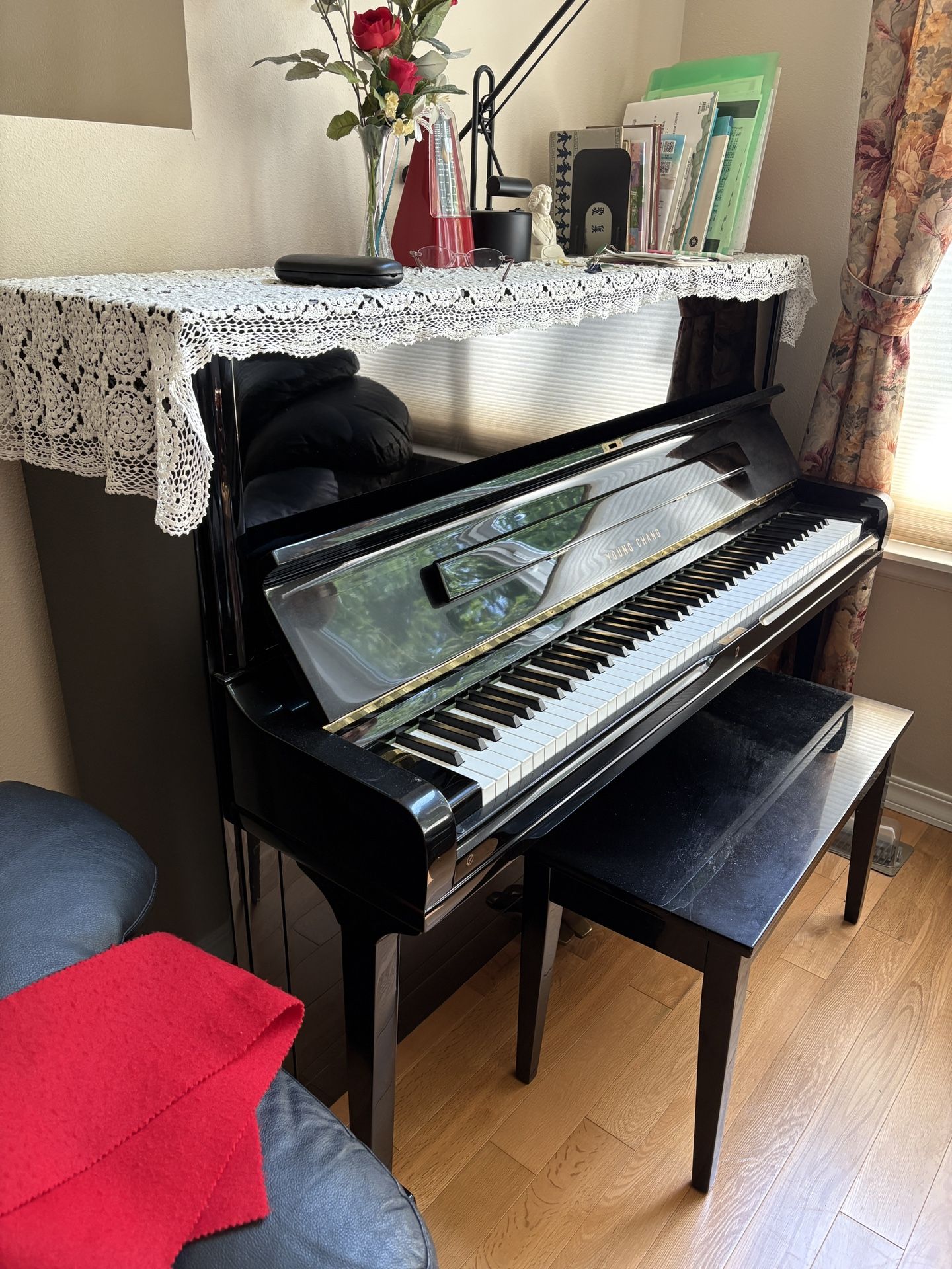 Young Chang - Upright Piano