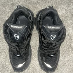 Balenciaga Runners BRAND NEW SIZE 44 SAME DAY PICKUP $50 off