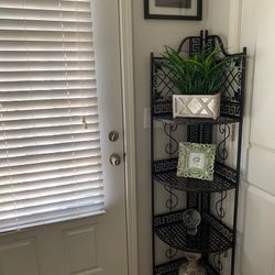 Pier One Heavy Duty Corner Stand