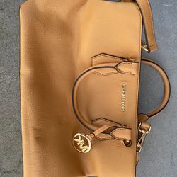 Michael Kors NEW leather Purse Beige/orange 