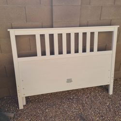 Queen bedframe