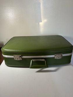 Vintage nesting luggage set