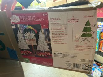 6.5’ pre-lit white Madison Christmas tree