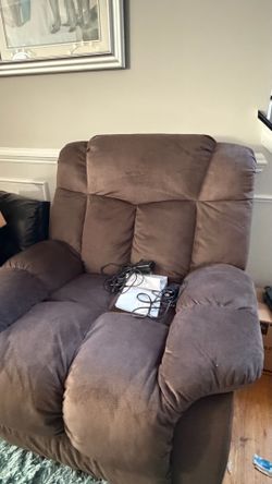 POWER LIFT RECLINER CHAIR - Mobility Assistance!