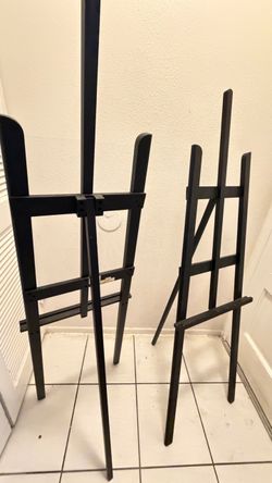 Black Wooden Artist Easels – Set of 2