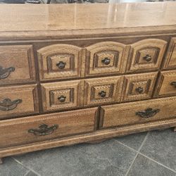 Dresser With Mirror