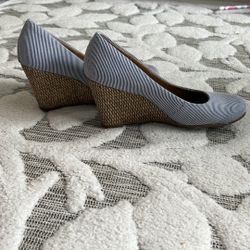 Aerosols Womens Stripe Wedge Sandals Size 6