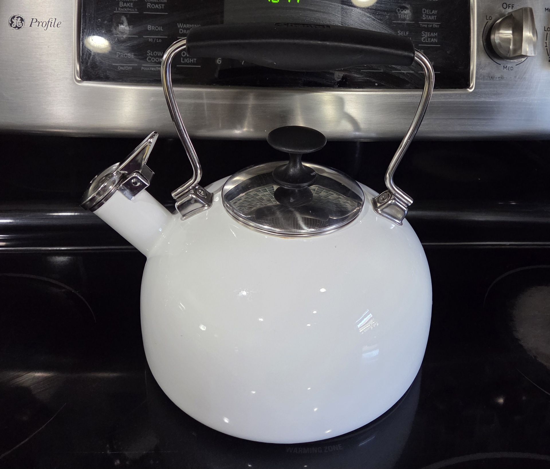 Chantal White Enamel on Steel Whistling Tea Kettle 2 quart
