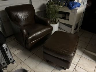 Lane Furniture Genuine Leather English Roll Arm Chair + Ottoman Made in USA - Delivery Available