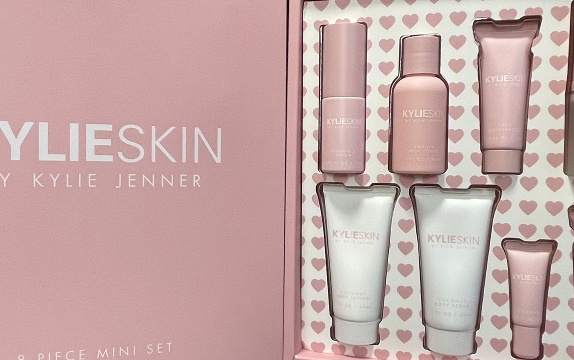Kylie Skin Limited Edition 8-PIECE MINI SET