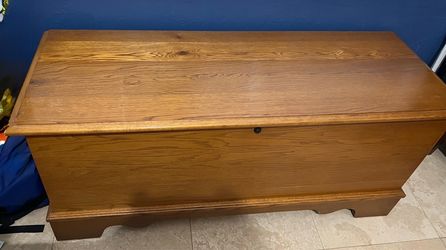 LANE Cedar Storage CHEST - Excellent Condition .
