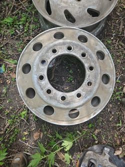 8 11-22.5 Pilot Aluminum Rims
