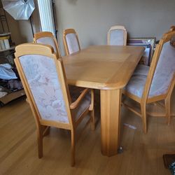 Solid Oak Dining Table No Chairs. Great Condition! 