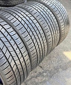 205/70/15 Michelin 📍📍 Selling a set of 4 tires with 80% tread life remaining 📍🌟