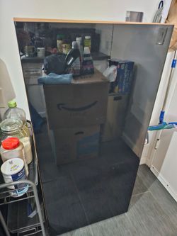 Storage cabinet