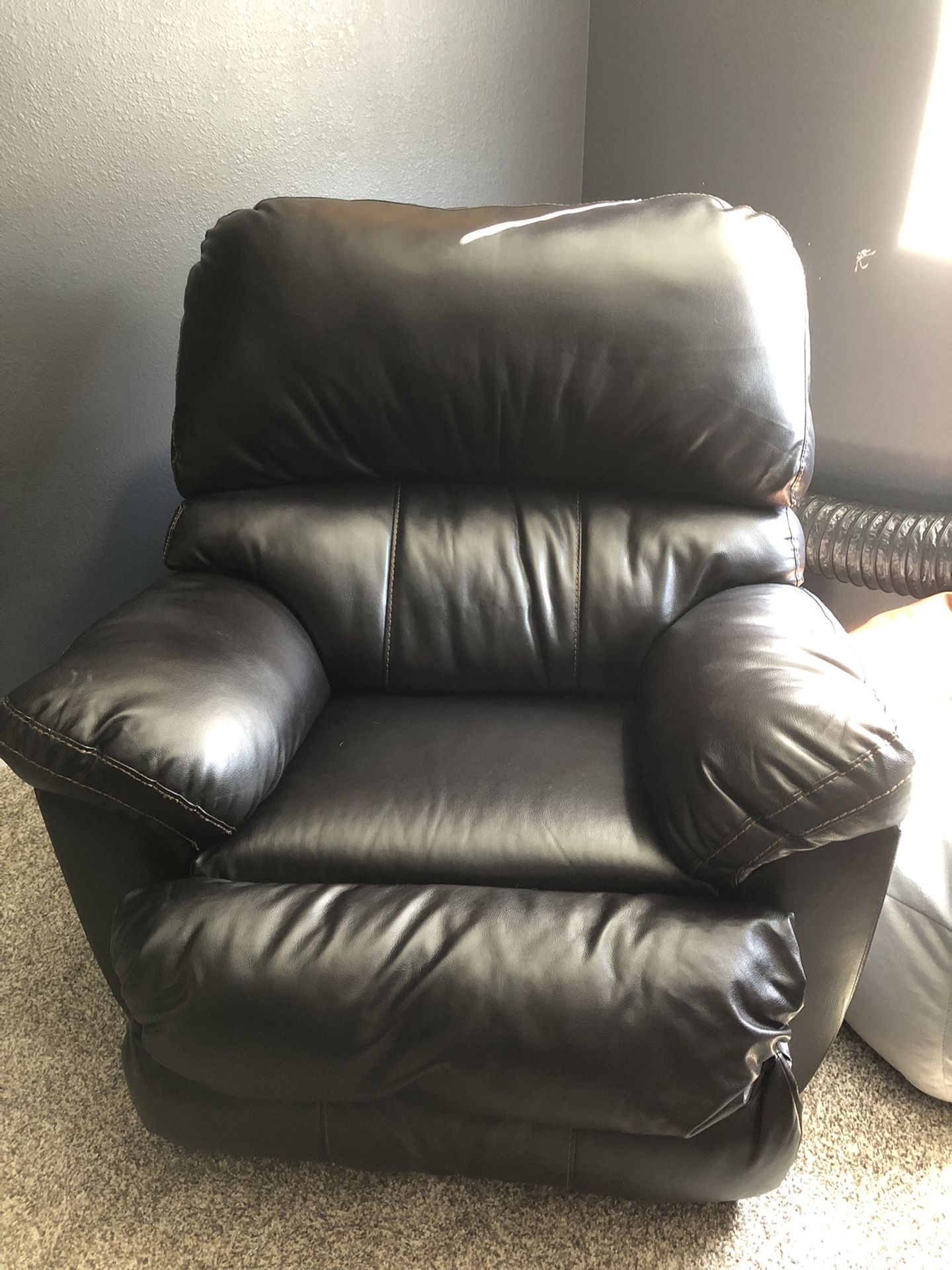 FAUX LEATHER RECLINER