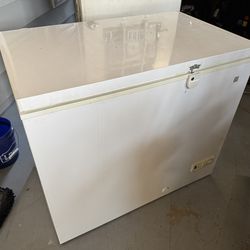 GE 7 cubic ft chest freezer