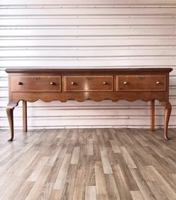 Kittinger Furniture Colonial Style Walnut Sideboard⚡️ 