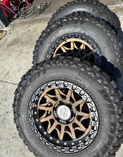 Rines nuevos 17*9 para Toyota Tacoma. Chevy Silverado Com llantas 285/70/17 con 70% de vida las 4