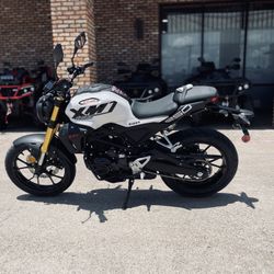 Vitacci XMT 250 EFI 6 Speed Standard Sports Motorcycle Naked Style