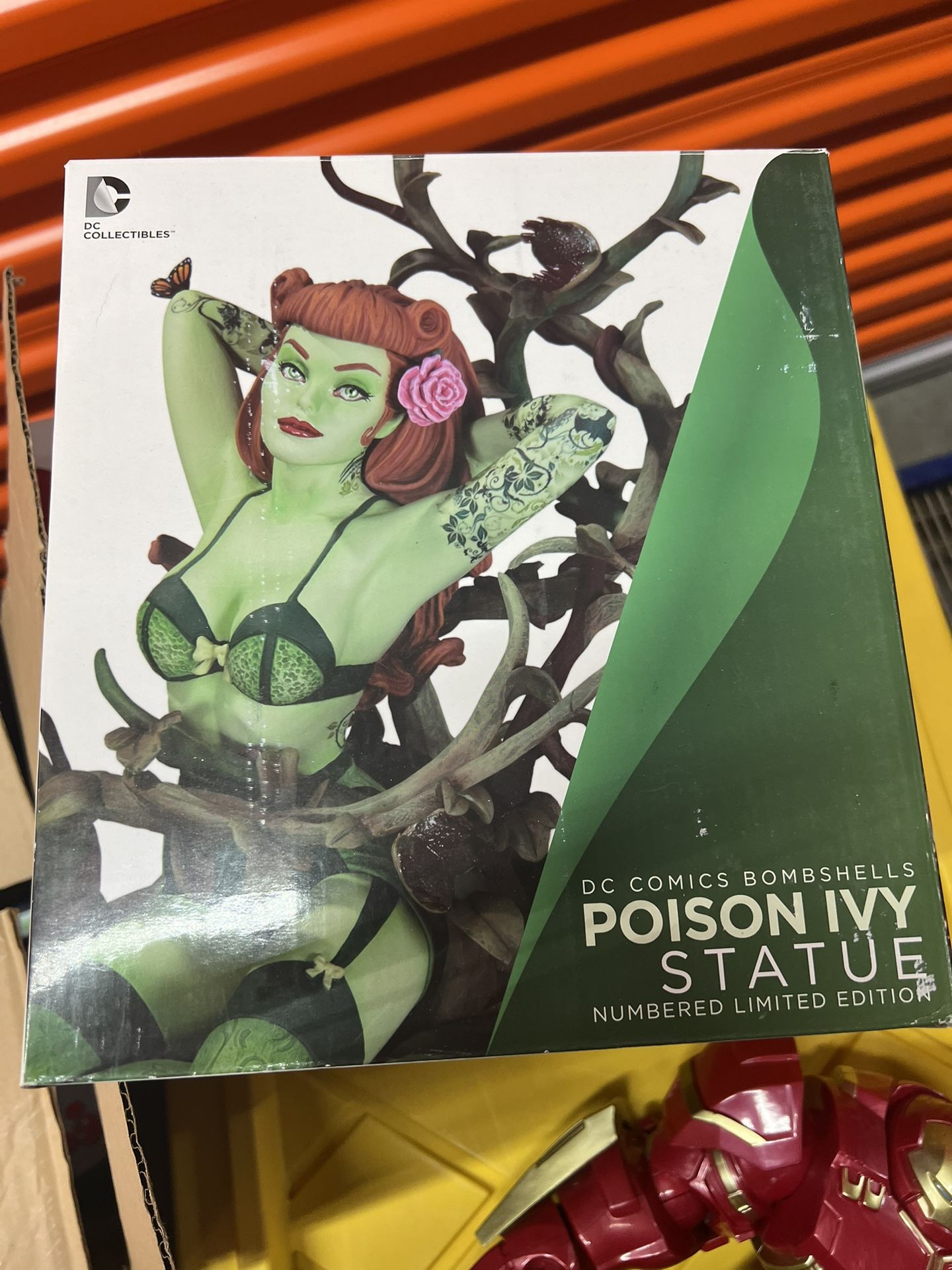 DC Bombshells Poison Ivy Statue