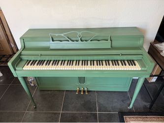 Free piano— scrap metal keys are sticky