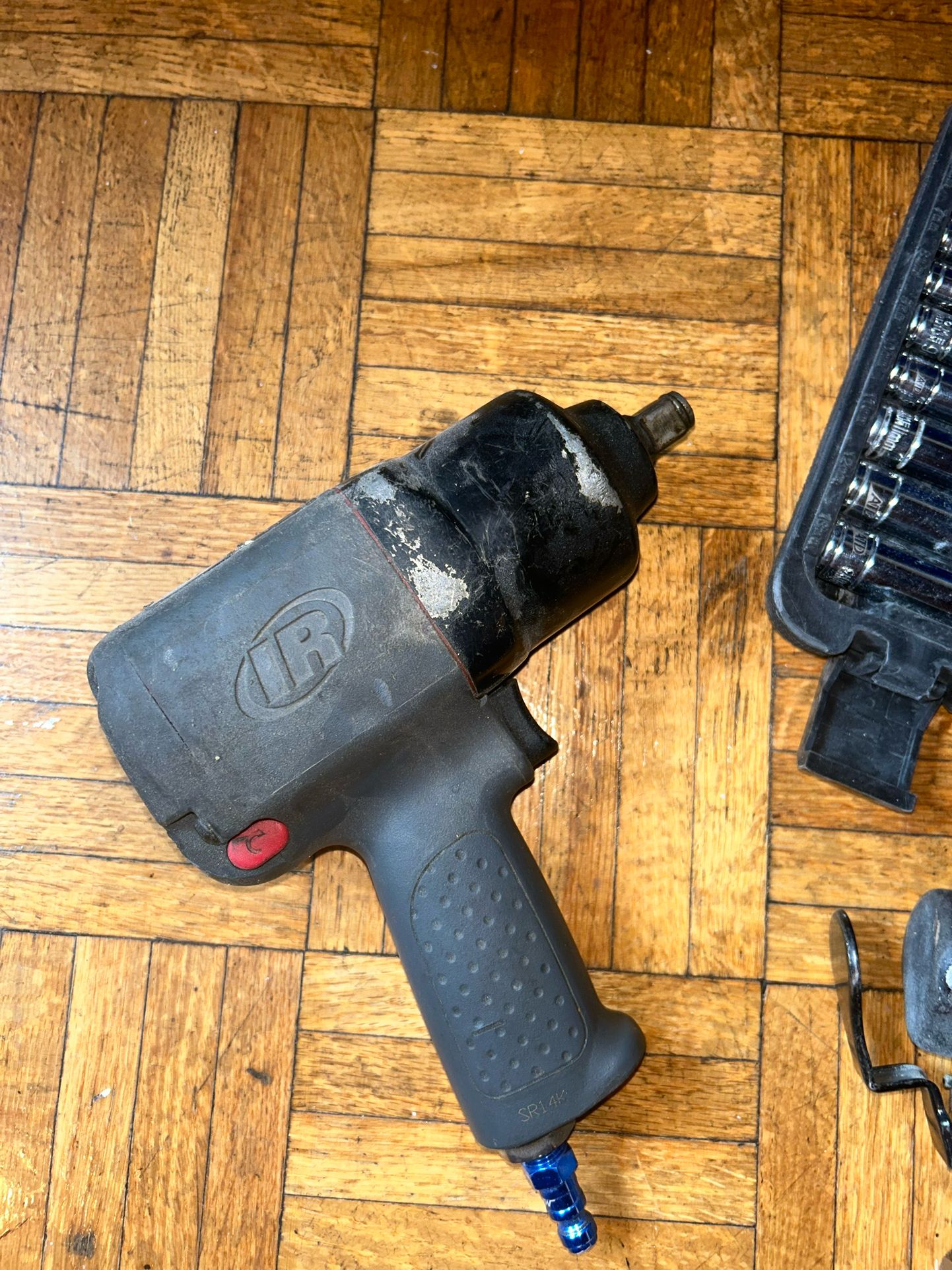 Ingersol & Rand 1/2In Impact Gun W/3 1/2In Snap-On Impact Sockets