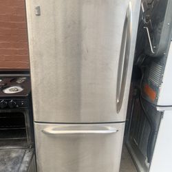 Nevera De 30” Freezer Abajo GE Profile