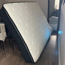Queen size mattress with pillow top