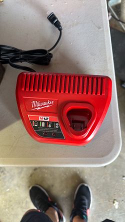 Milwaukee M12 Battery Charger