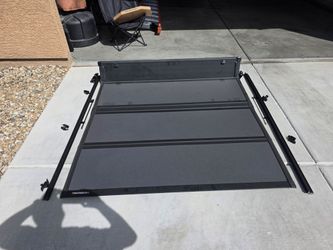 Realtruck tonneau Cover  f150 5.7 bed